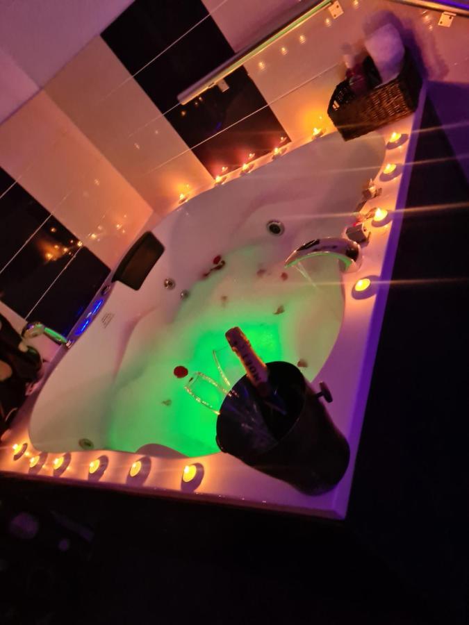 Karma Luxury Room Bucureşti Ngoại thất bức ảnh